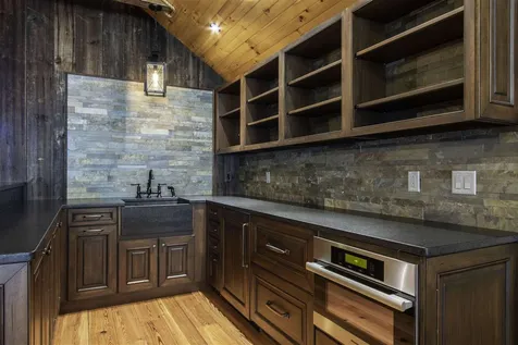 776 Mcnamara Road Dorset VT 05251