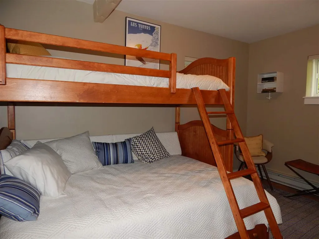 13 Gerald Drive Newbury NH 03255