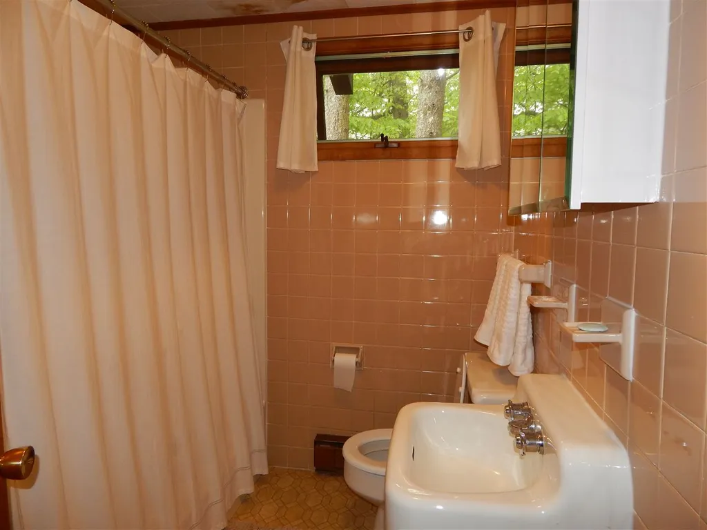 13 Gerald Drive Newbury NH 03255