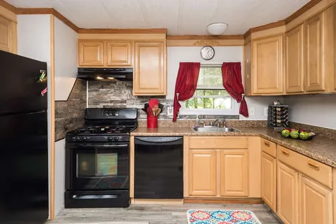 31 Beatrice Street Danville NH 03819