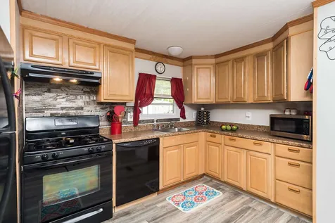 31 Beatrice Street Danville NH 03819