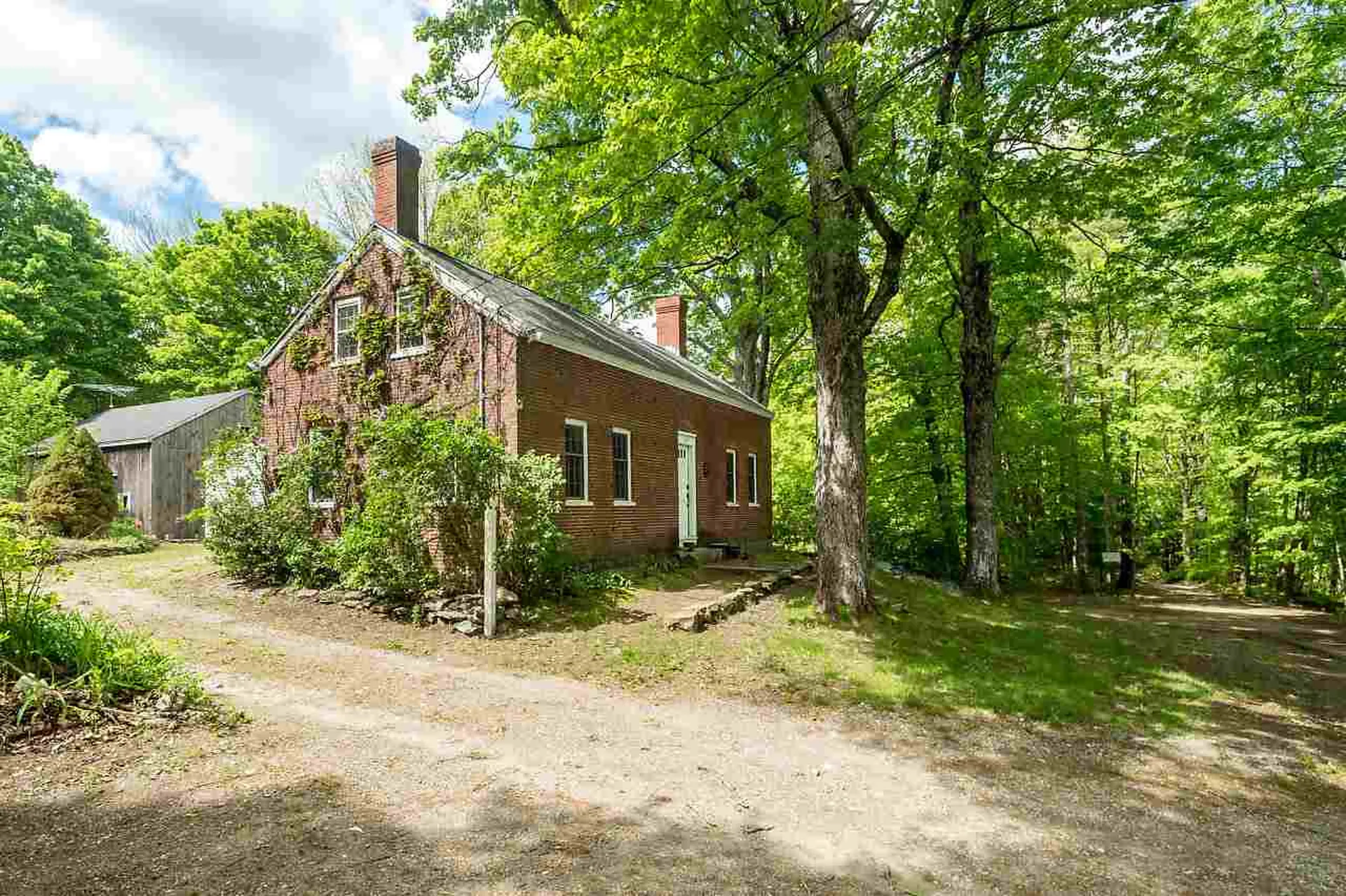 18 Stingy River Road Epping NH 03042