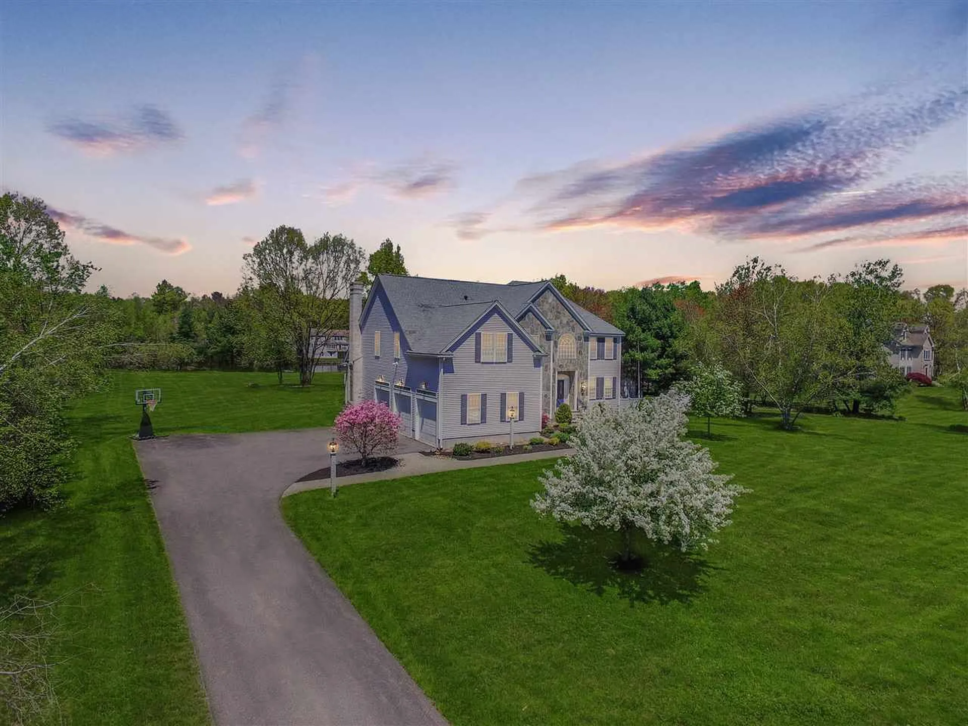 4 Surrey Lane Salem NH 03079