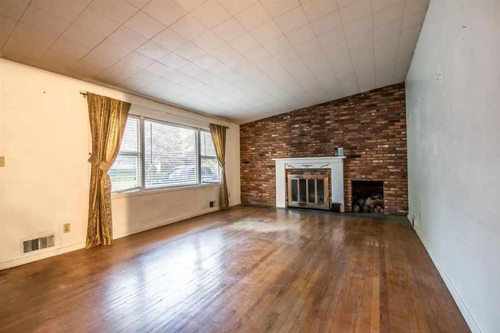 83 Bittersweet Lane Burlington VT 05401