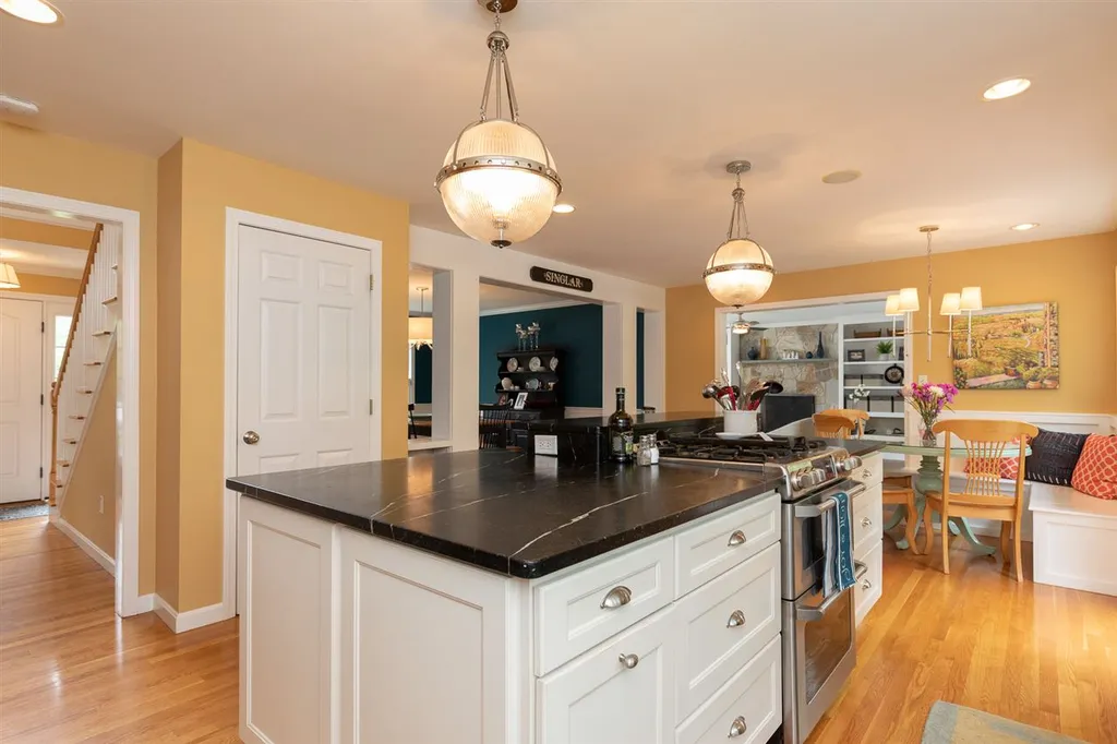 6 Blackford Drive Exeter NH 03833