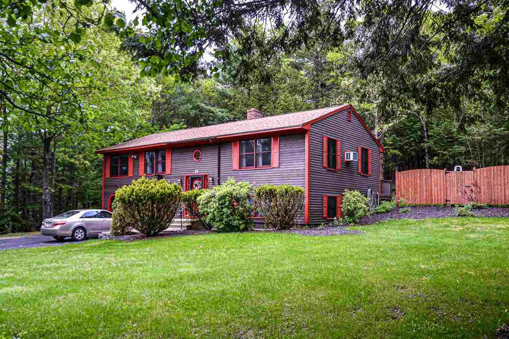 15 Bennett Way Newmarket NH 03857