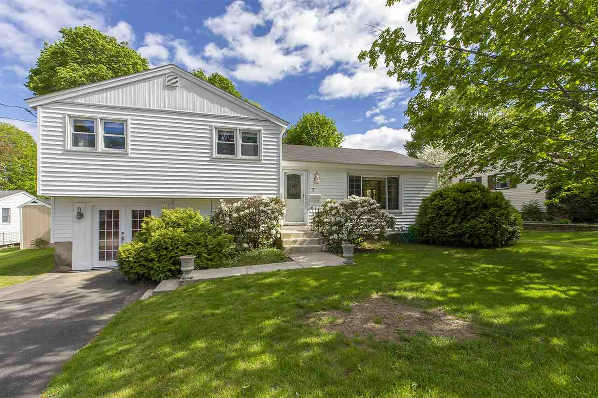 7 Larry Lane Portsmouth NH 03801