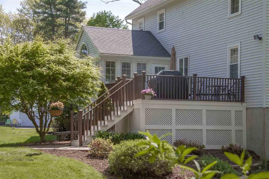 6 Grapevine Circle Londonderry NH 03053