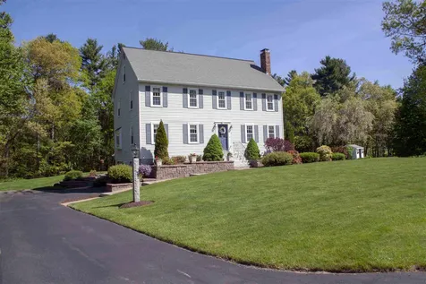 6 Grapevine Circle Londonderry NH 03053