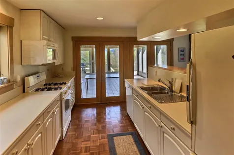 56 Sargent Road New London NH 03257