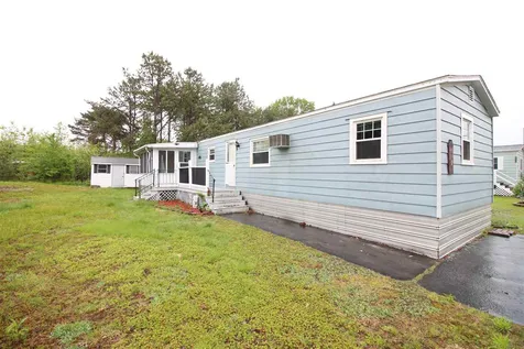 17 Country Lane Rochester NH 03867