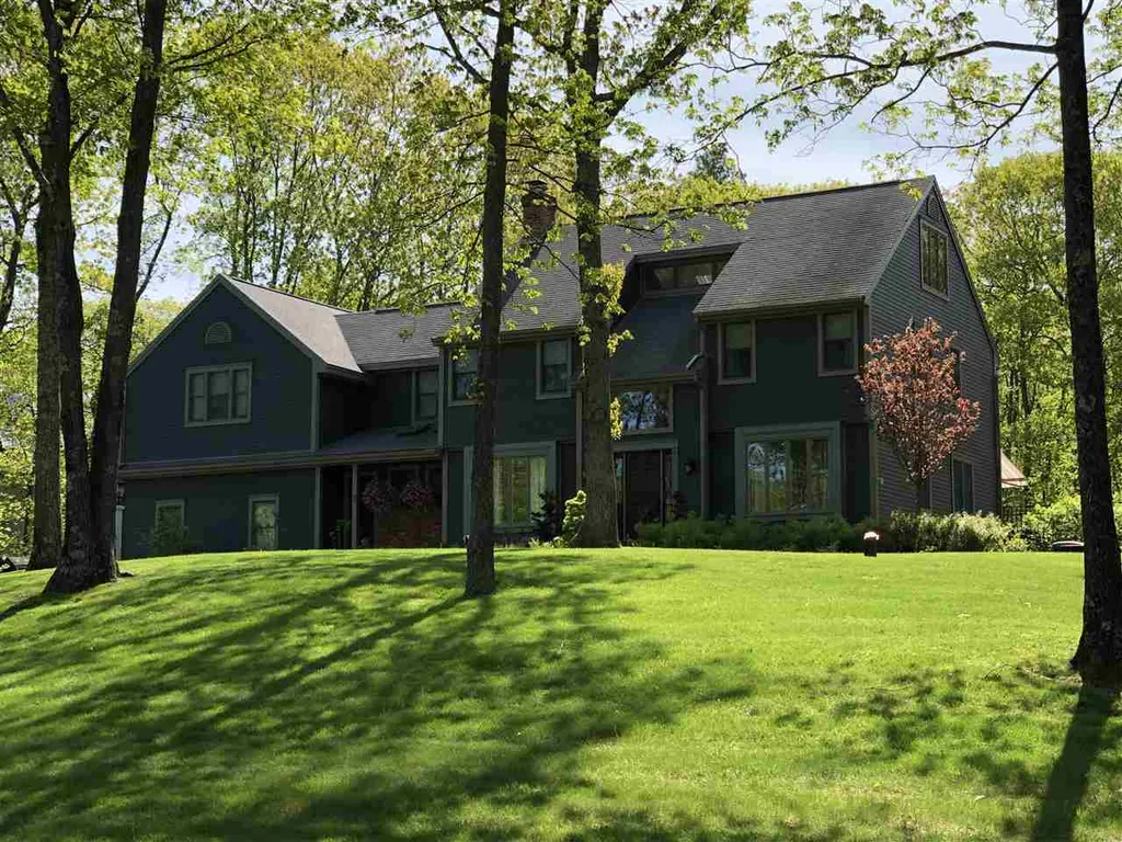 2 Greenway Road Windham NH 03087