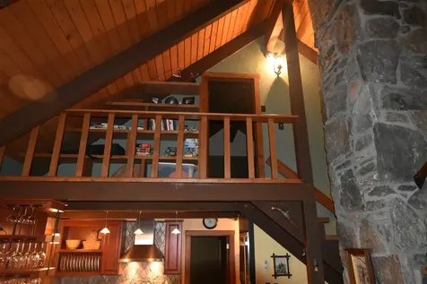 25 Middle Road Weston VT 05161