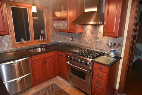 25 Middle Road Weston VT 05161