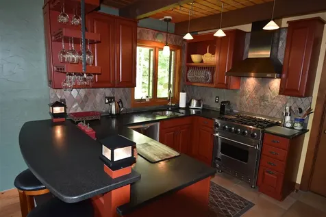 25 Middle Road Weston VT 05161