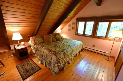 25 Middle Road Weston VT 05161