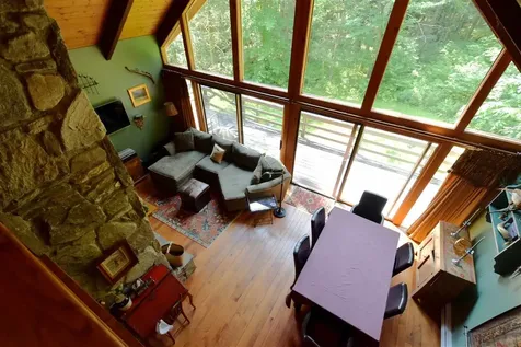 25 Middle Road Weston VT 05161