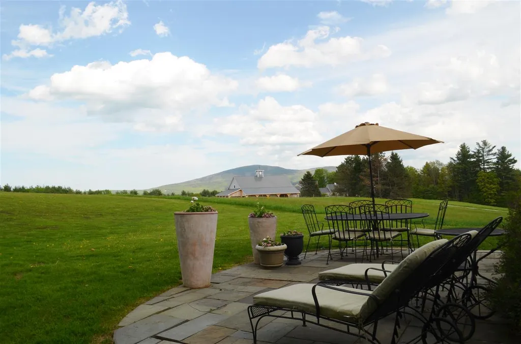 105 Sutton Road New London NH 03257