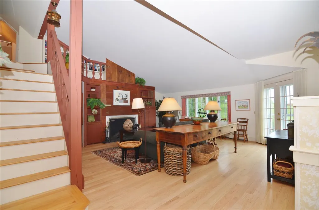 105 Sutton Road New London NH 03257