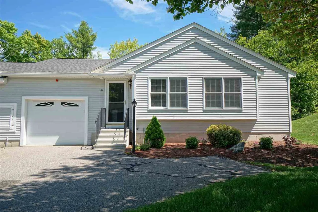 38 Rainbow Drive Londonderry NH 03053