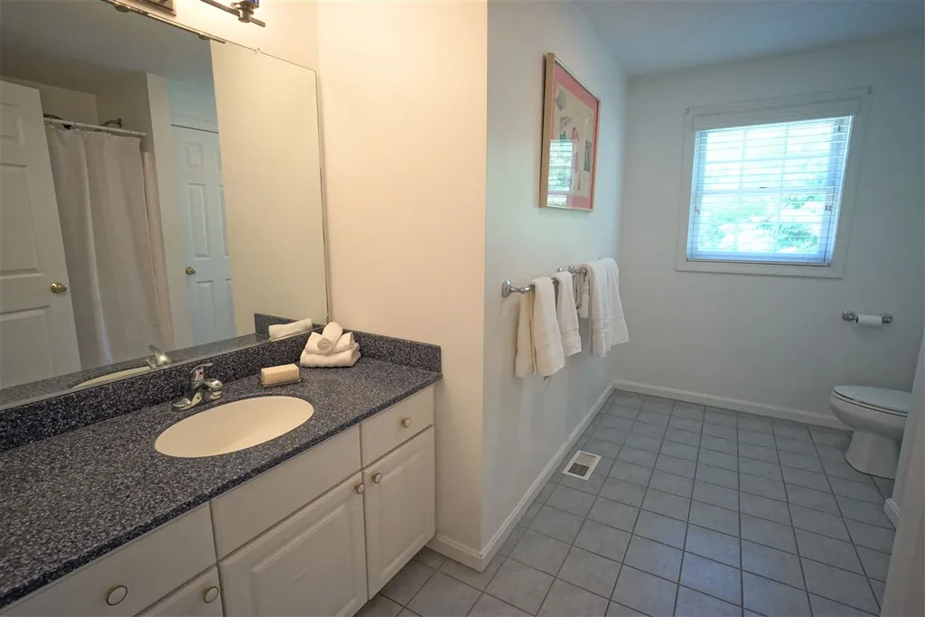 38 Rainbow Drive Londonderry NH 03053