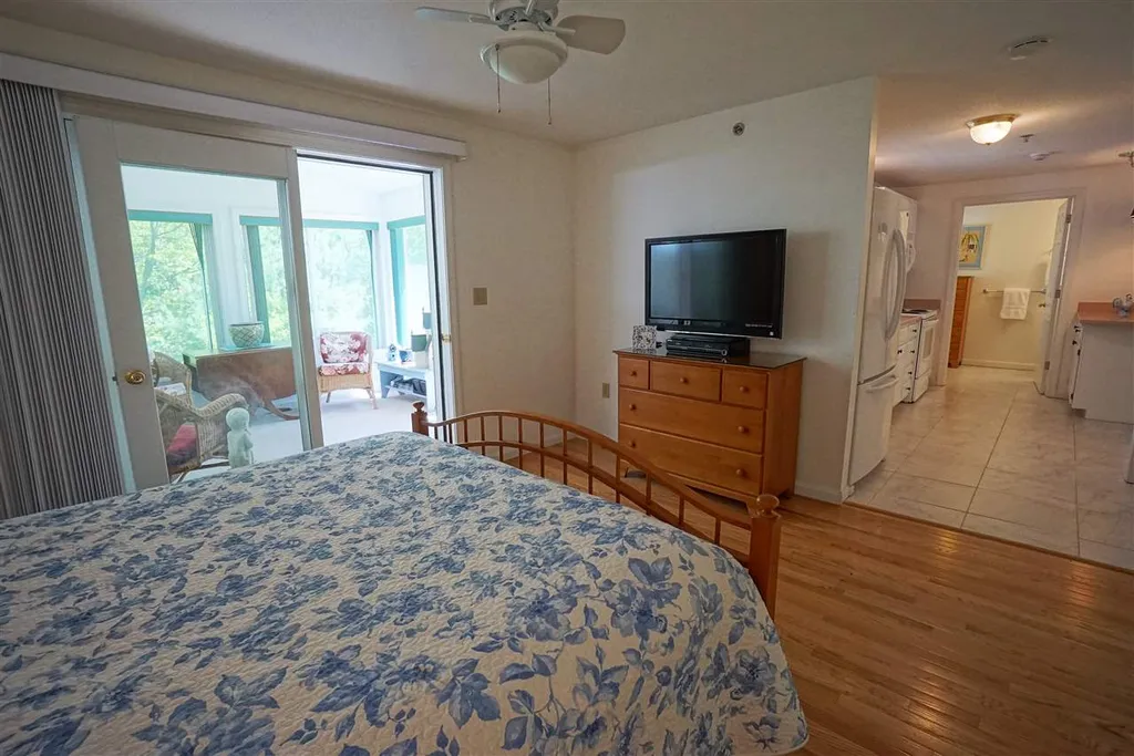 38 Rainbow Drive Londonderry NH 03053