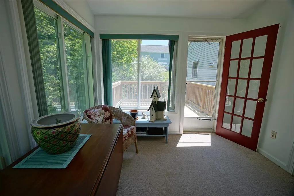 38 Rainbow Drive Londonderry NH 03053