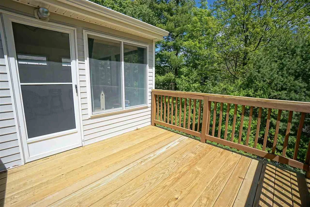 38 Rainbow Drive Londonderry NH 03053