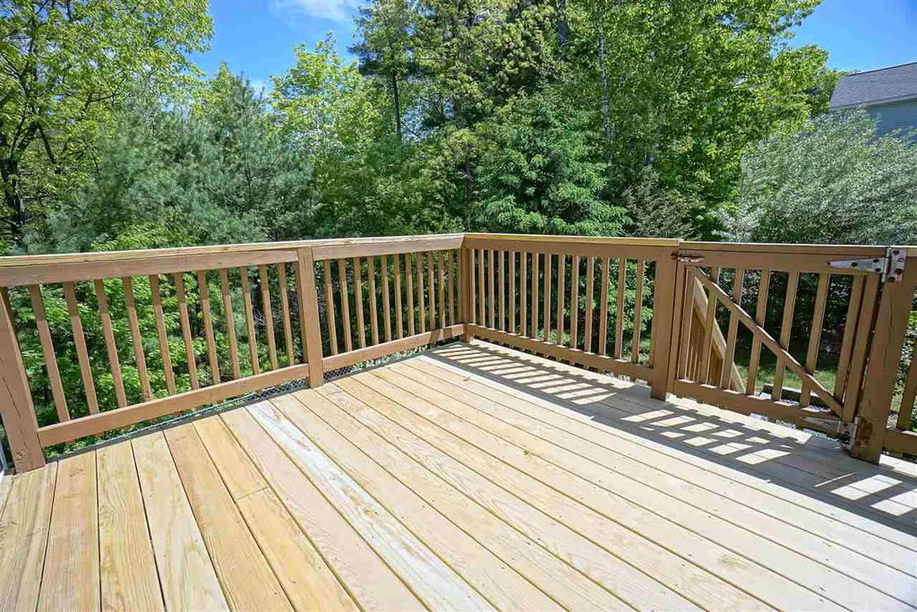 38 Rainbow Drive Londonderry NH 03053