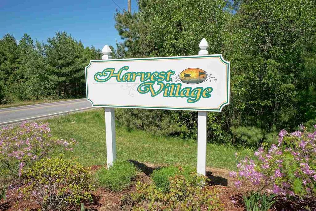 38 Rainbow Drive Londonderry NH 03053