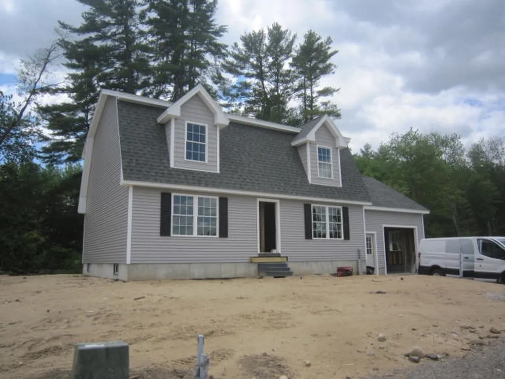 6 Carole Court Rochester NH 03868