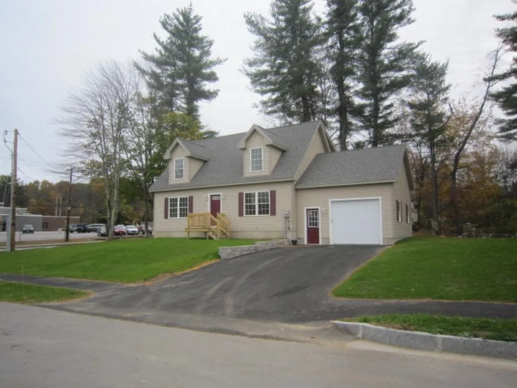 2 Carole Court Rochester NH 03868