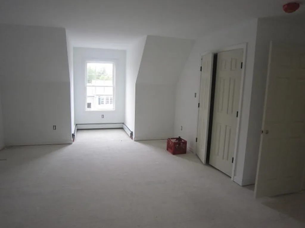 2 Carole Court Rochester NH 03868