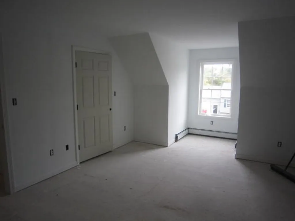 2 Carole Court Rochester NH 03868