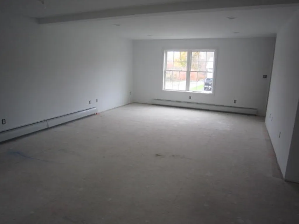 2 Carole Court Rochester NH 03868