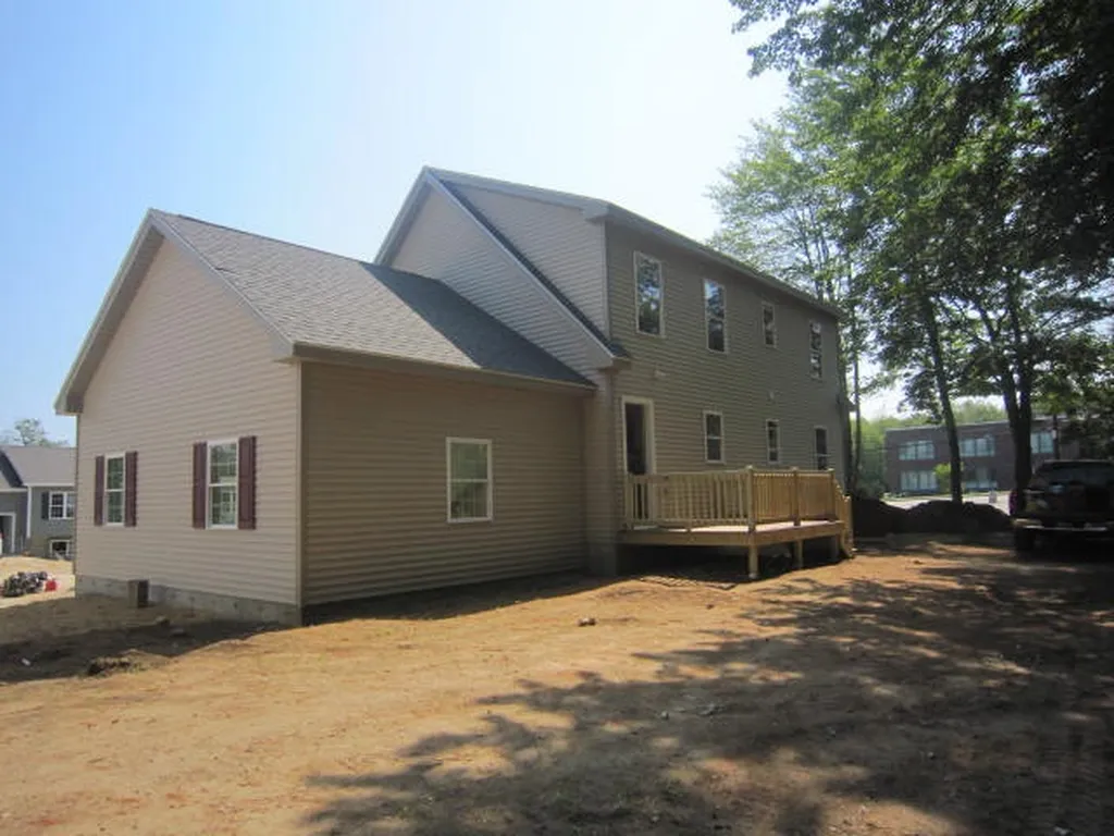 2 Carole Court Rochester NH 03868