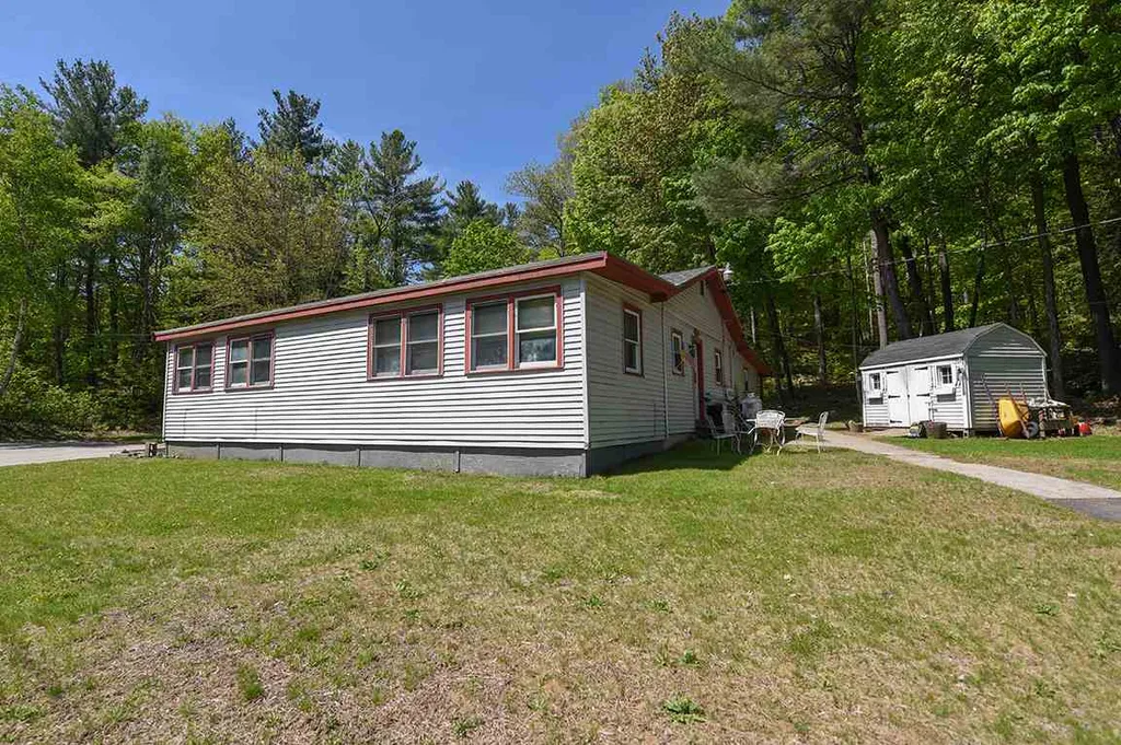105 Main Street Raymond NH 03077