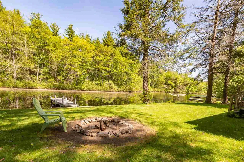 9 Cove Road East Kingston NH 03827