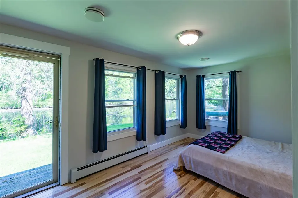 9 Cove Road East Kingston NH 03827