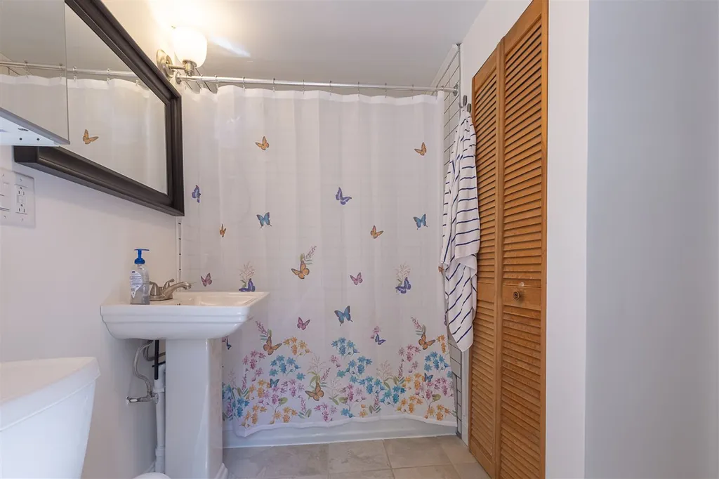 9 Cove Road East Kingston NH 03827