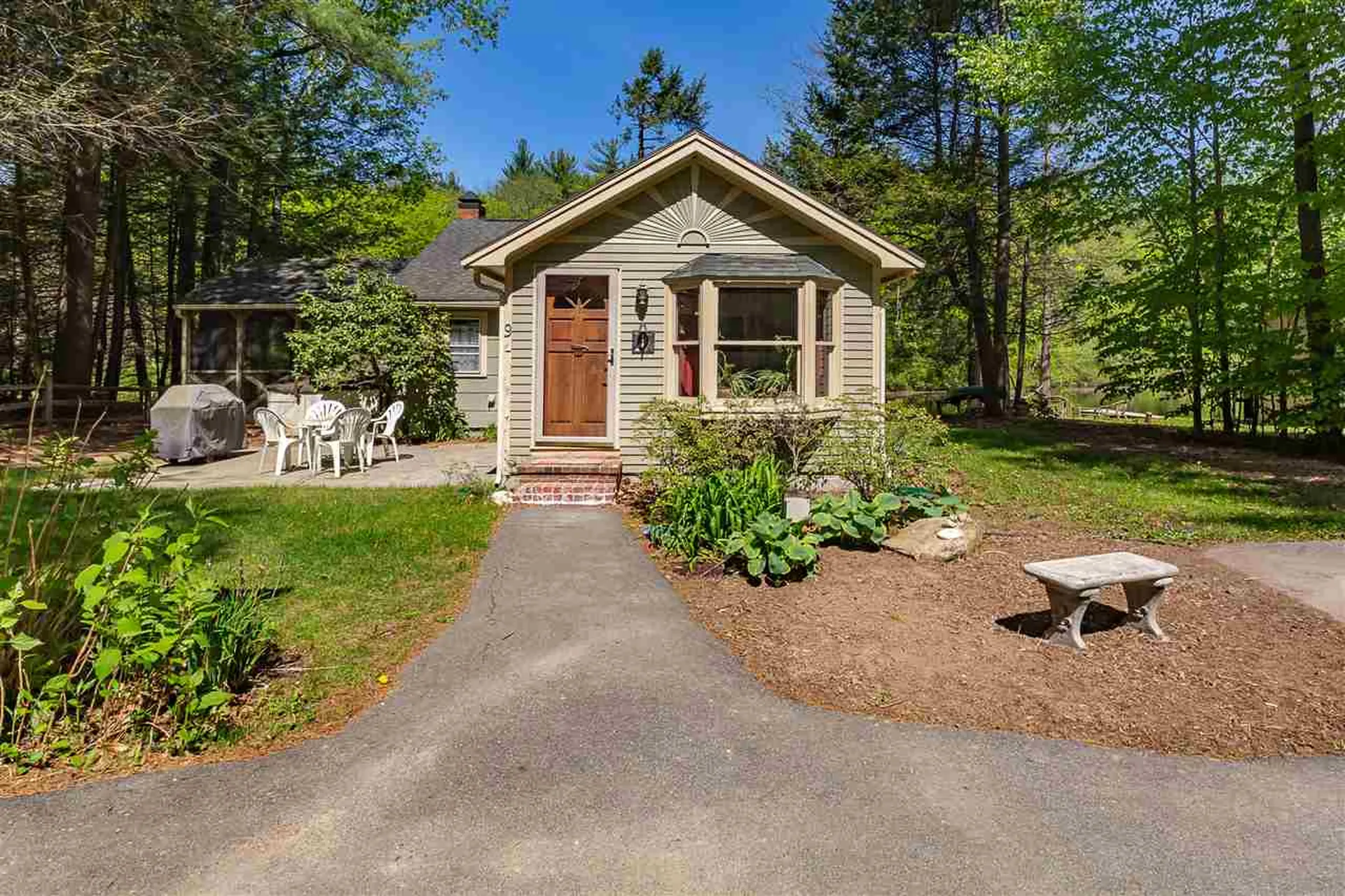 9 Cove Road East Kingston NH 03827
