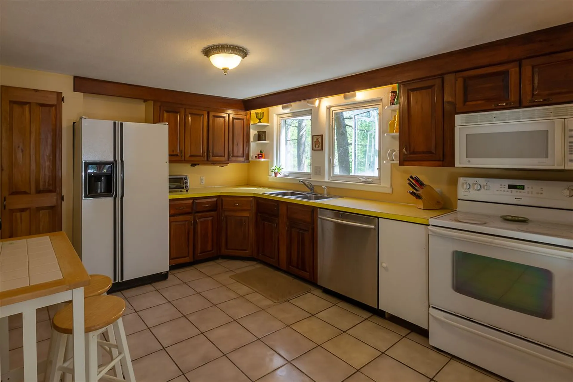 9 Cove Road East Kingston NH 03827
