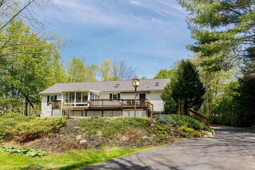 11 Anagance Lane Wolfeboro NH 03894