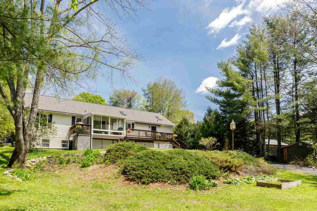 11 Anagance Lane Wolfeboro NH 03894