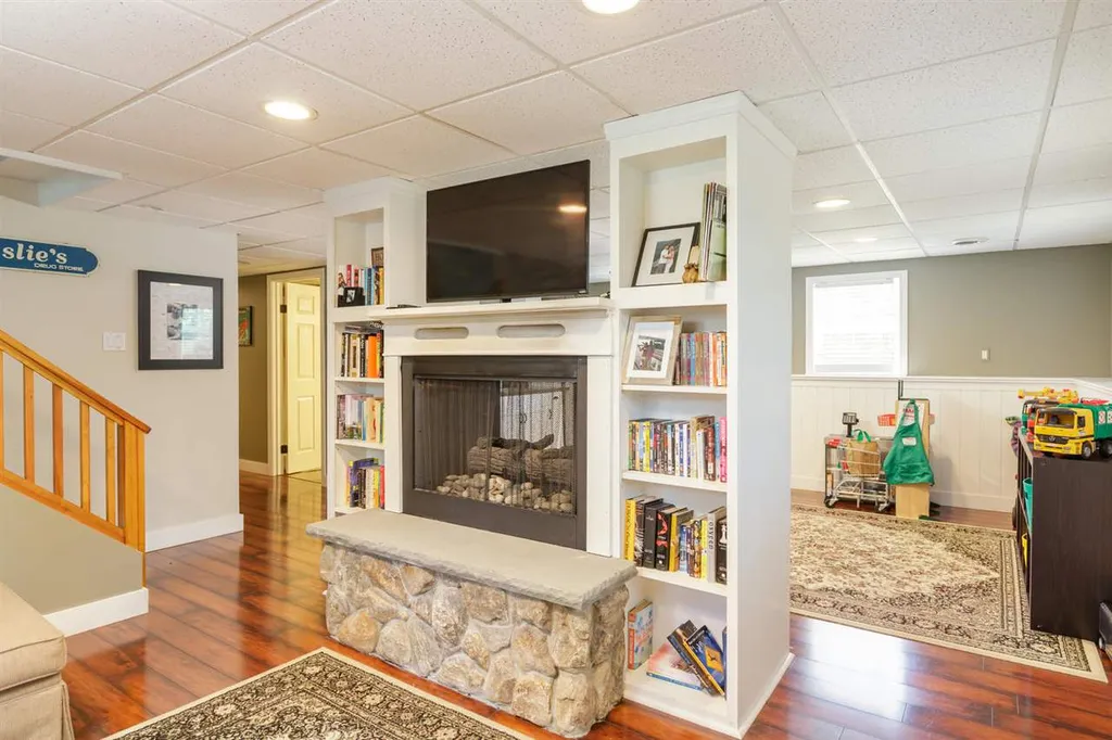 11 Anagance Lane Wolfeboro NH 03894