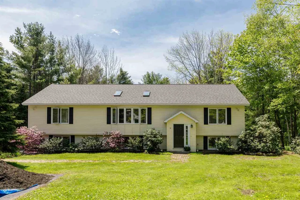 11 Anagance Lane Wolfeboro NH 03894