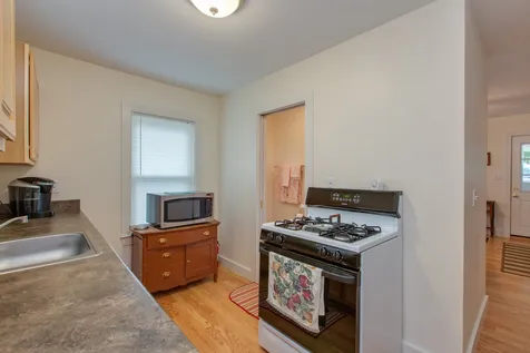 18 Grove Street Windham NH 03087