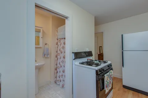 18 Grove Street Windham NH 03087