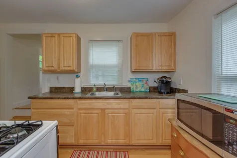 18 Grove Street Windham NH 03087