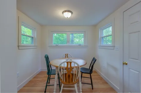 18 Grove Street Windham NH 03087